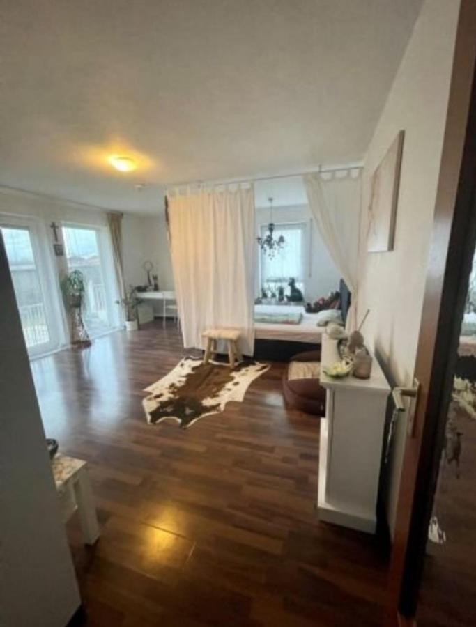 Complete Peacefully Situated Near The Airport Apartment Nuremberg
