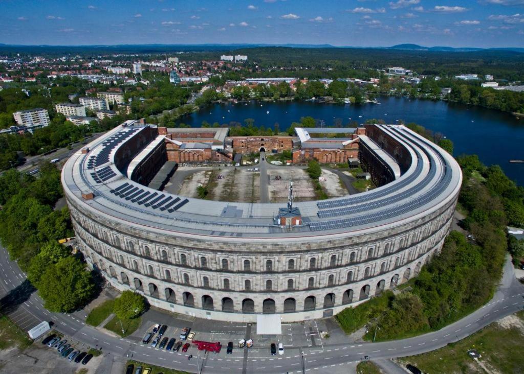 Complete Peacefully Situated Near The Airport Apartment Nuremberg